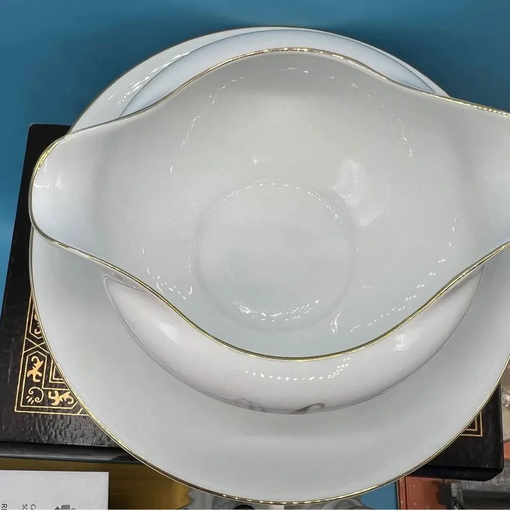 Gravy Boat attached underplate Kayson's, Rapsody